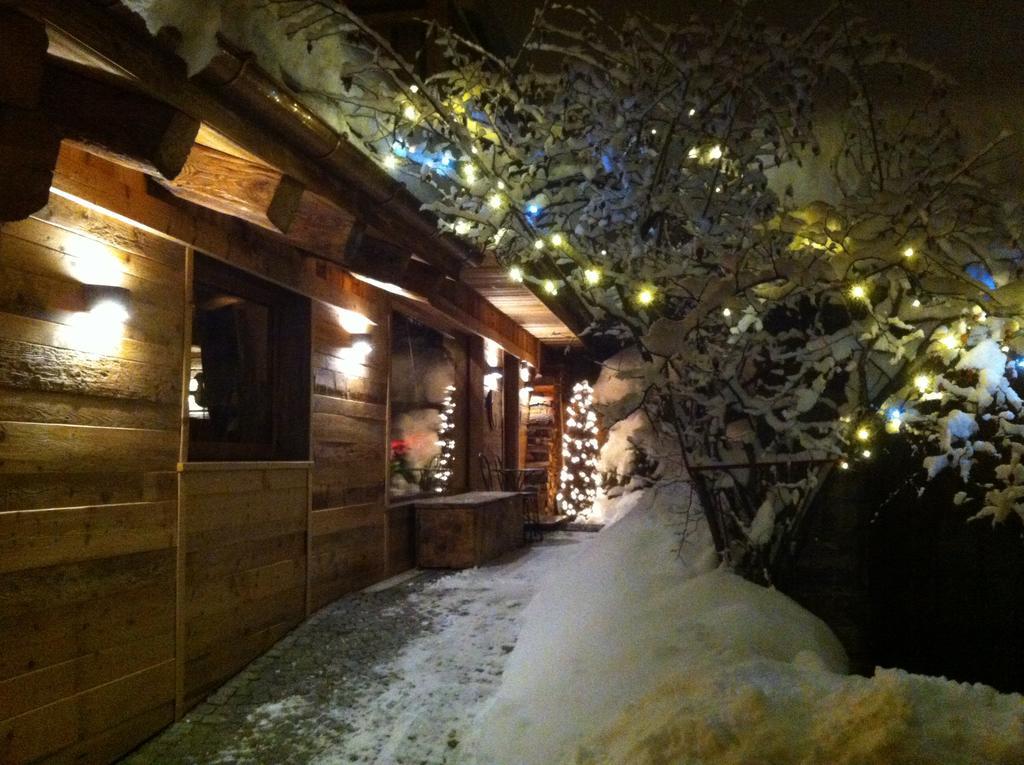 Les Trompeurs Chez Odette Bed & Breakfast Cogne Eksteriør bilde