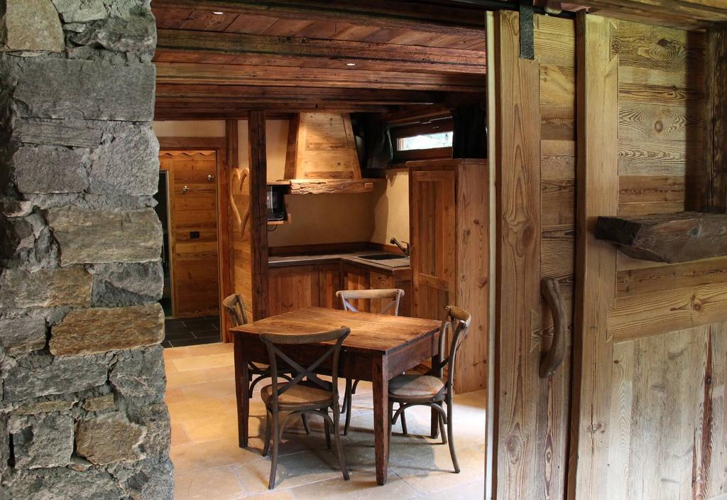 Les Trompeurs Chez Odette Bed & Breakfast Cogne Rom bilde