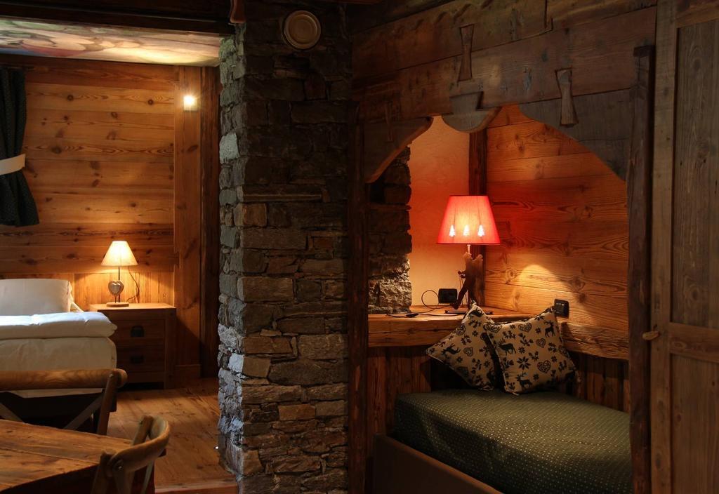 Les Trompeurs Chez Odette Bed & Breakfast Cogne Rom bilde